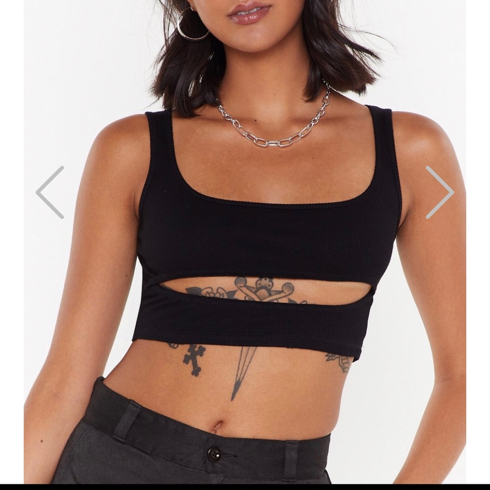 Black cut out crop tank